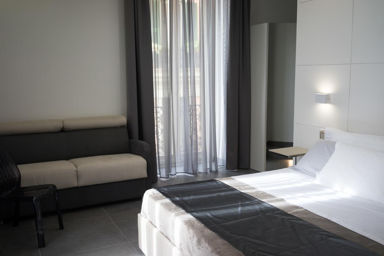 Twice - Naples Bed & Breakfast Bagian luar foto