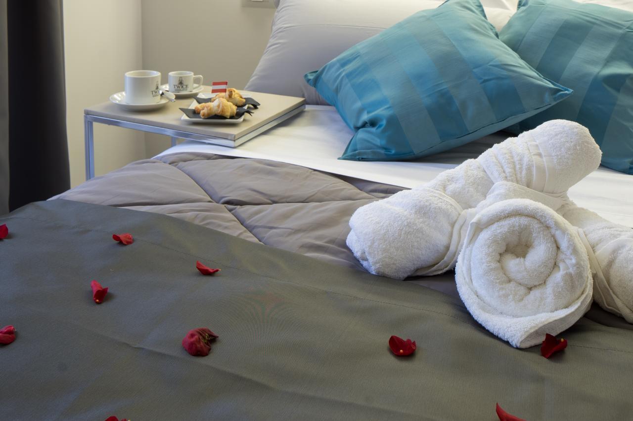 Twice - Naples Bed & Breakfast Bagian luar foto