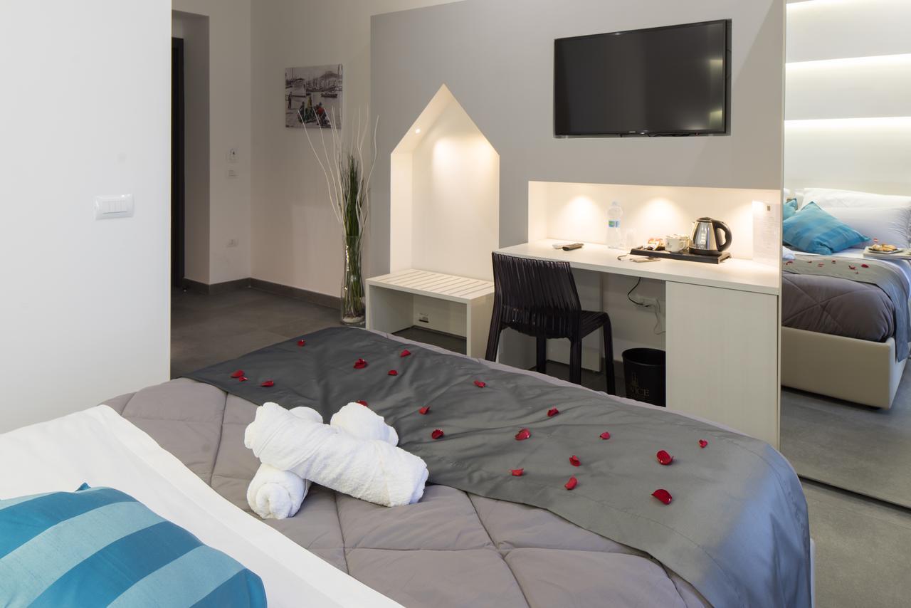 Twice - Naples Bed & Breakfast Bagian luar foto