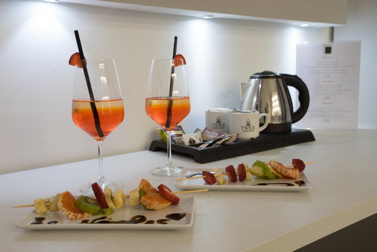 Twice - Naples Bed & Breakfast Bagian luar foto