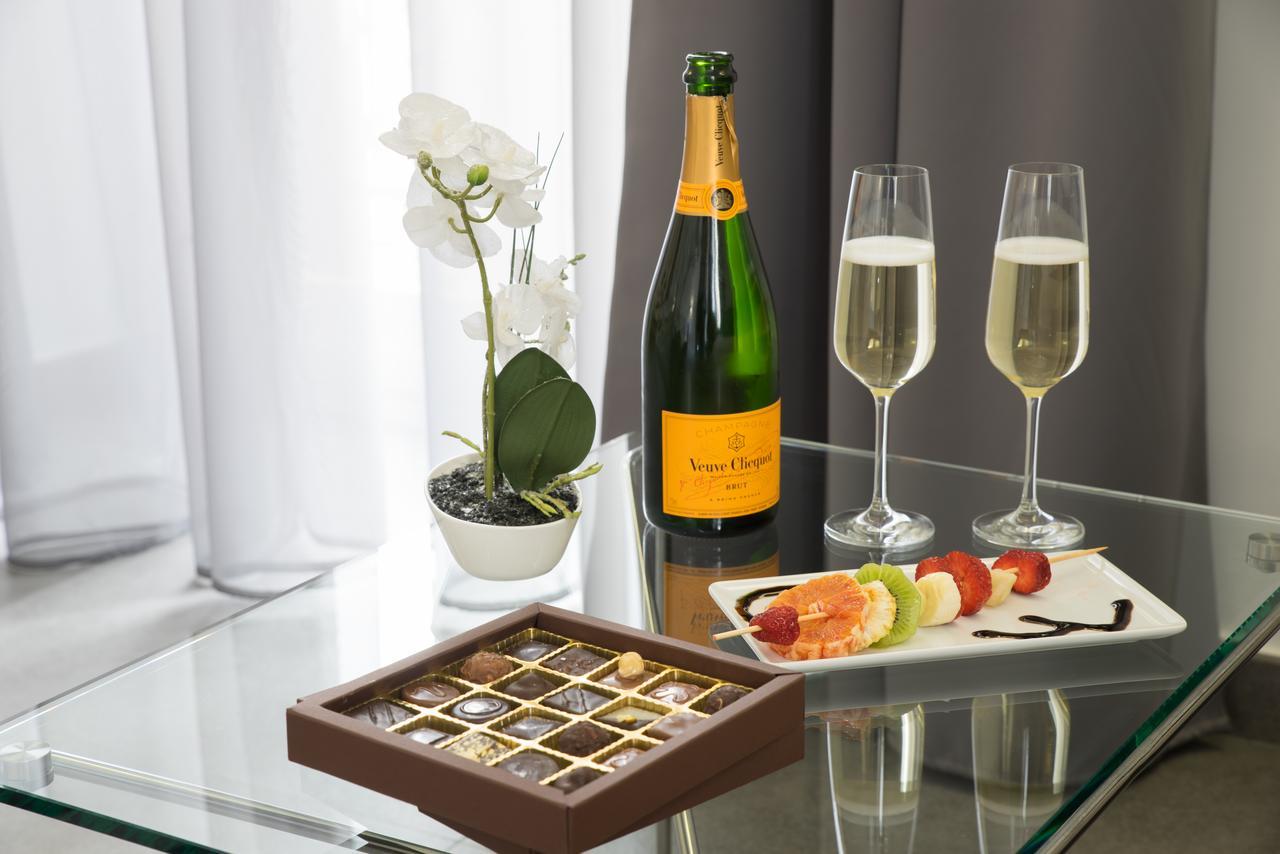 Twice - Naples Bed & Breakfast Bagian luar foto