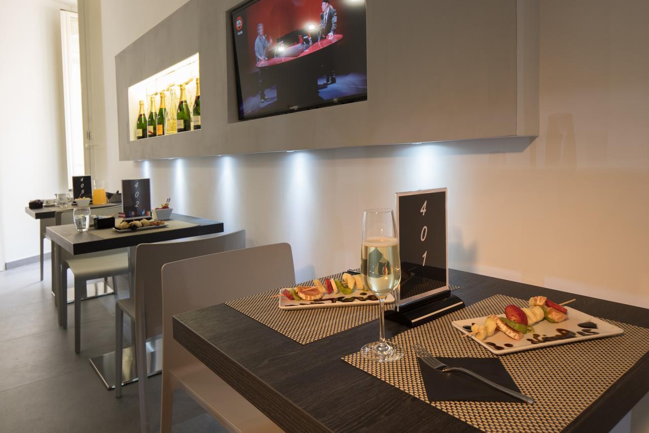 Twice - Naples Bed & Breakfast Bagian luar foto