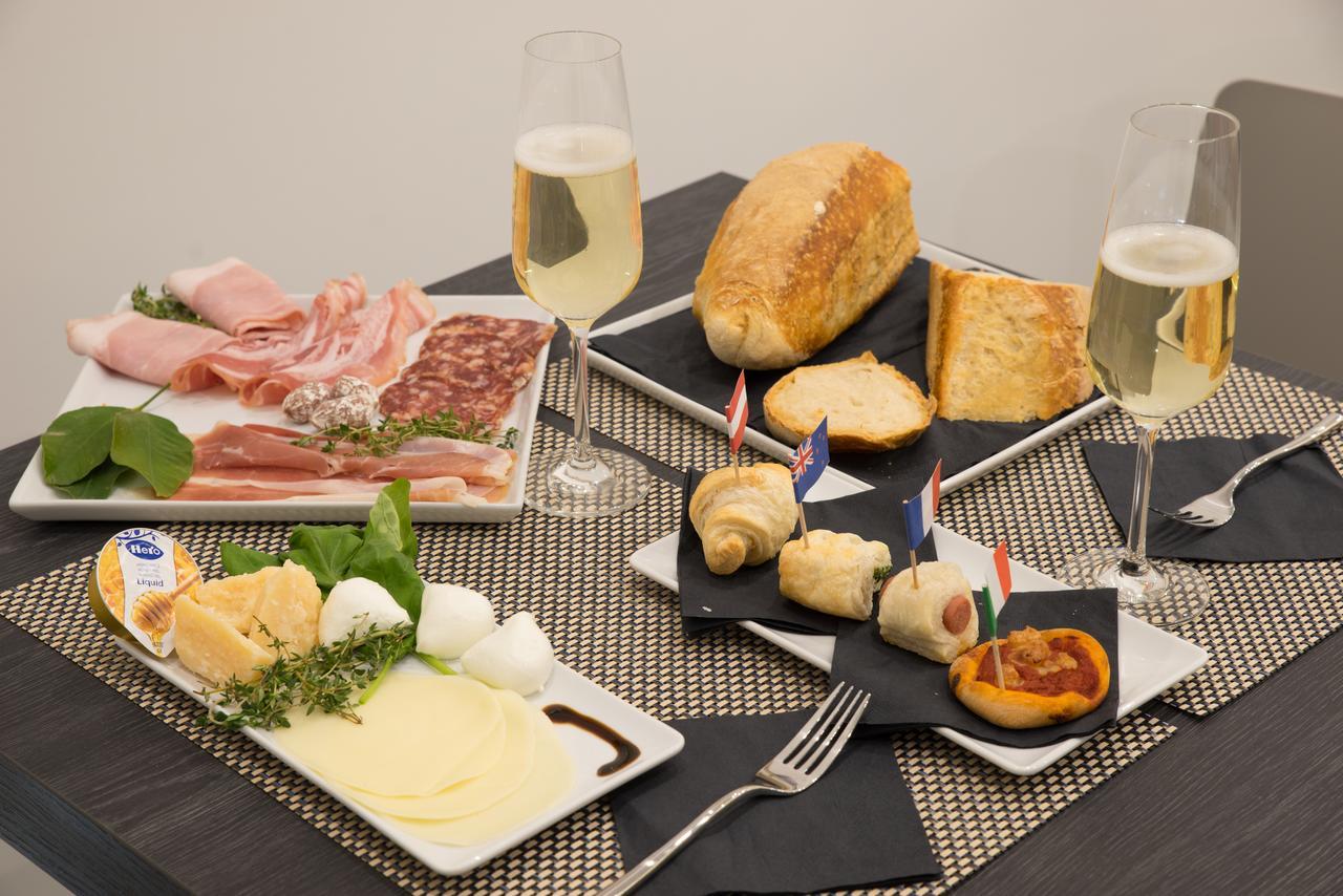 Twice - Naples Bed & Breakfast Bagian luar foto
